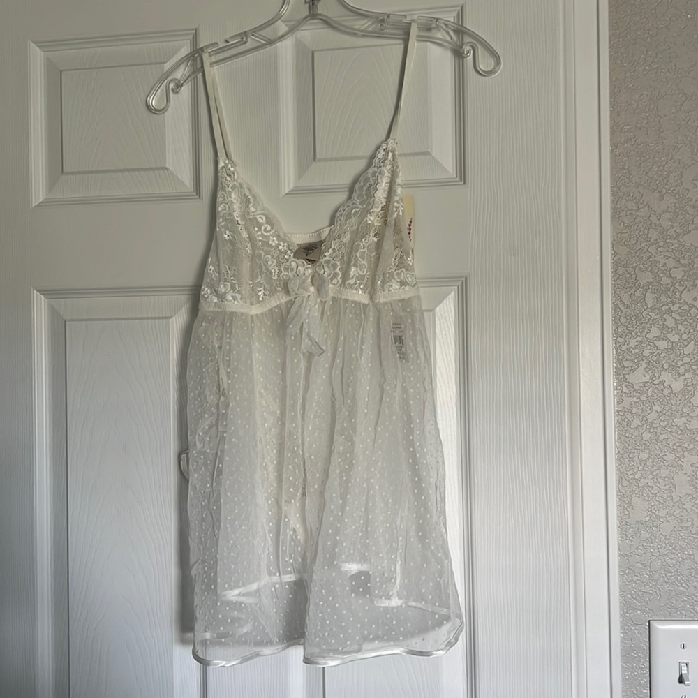 NWT White lace lingerie set size L